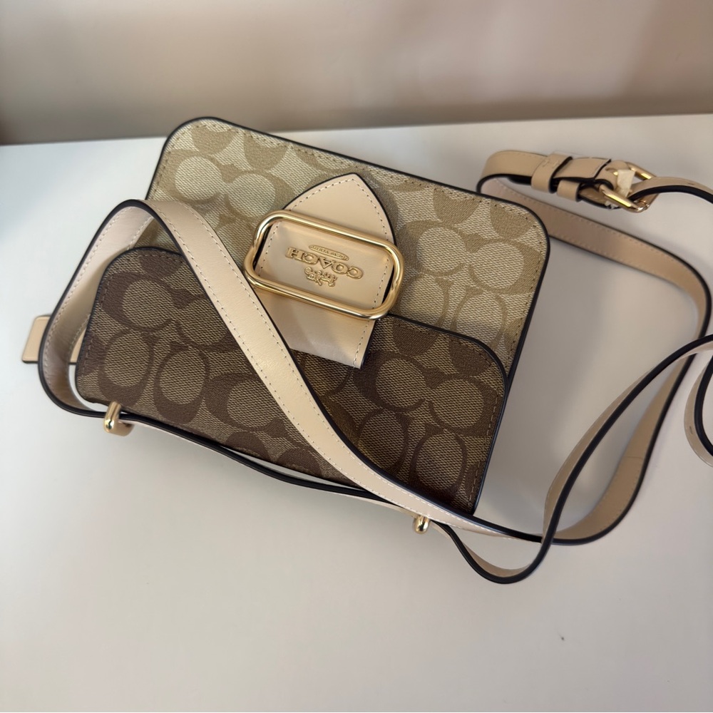 Coach CL429 SIG BK MORG SQR - Picture 10 of 13